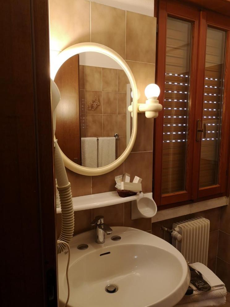 Hotel Alpi Malcesine Pokój zdjęcie